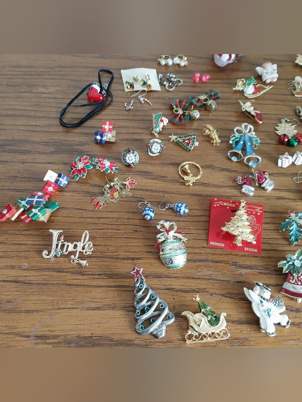 Vintage Christmas Women's Brooch Jeeelry Lot - Picture 3 of 13
